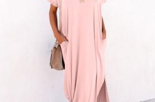 Μακρύ φόρεμα με σκίσιμο, χαλαρό  "V" ντεκολτέ και κοντά μανίκια με βολάν Mandelina, ροζ