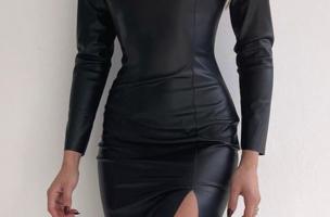 Κομψό μίνι φόρεμα Urania από συνθετικό δέρμα με άνοιγμα, μαύρο