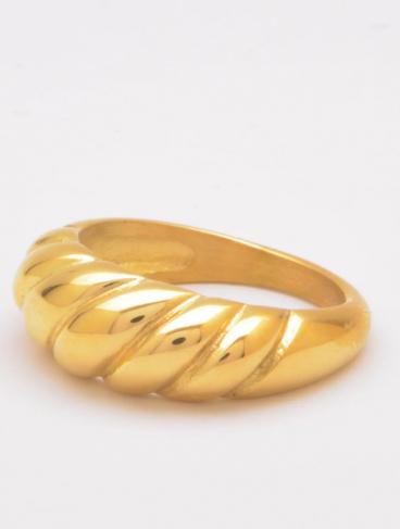 Κομψό δαχτυλίδι, ART544, σε χρυσό χρώμα.