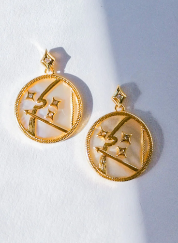 Στρογγυλά σκουλαρίκια με μοτίβο ωροσκόπιου, ART878, χρυσό χρώμα