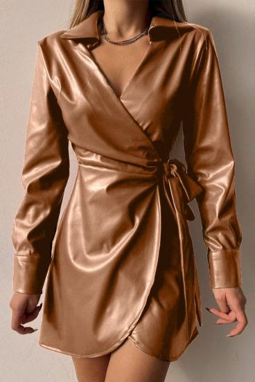 Κομψό μίνι φόρεμα από faux γούνα με γιακά πέτο Pellita, μπεζ
