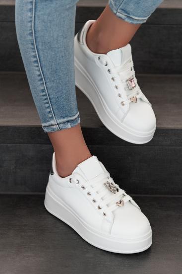 Μοντέρνα sneakers με διακοσμητική λεπτομέρεια C2168, λευκό/ασημί