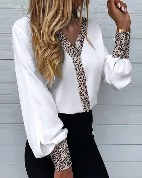 Κομψή μπλούζα Polina με λεοπάρ στάμπα , λευκή