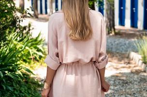 Μίνι σπορ φόρεμα με κλασσικό γιακά και τσέπη Neomy, ροζ